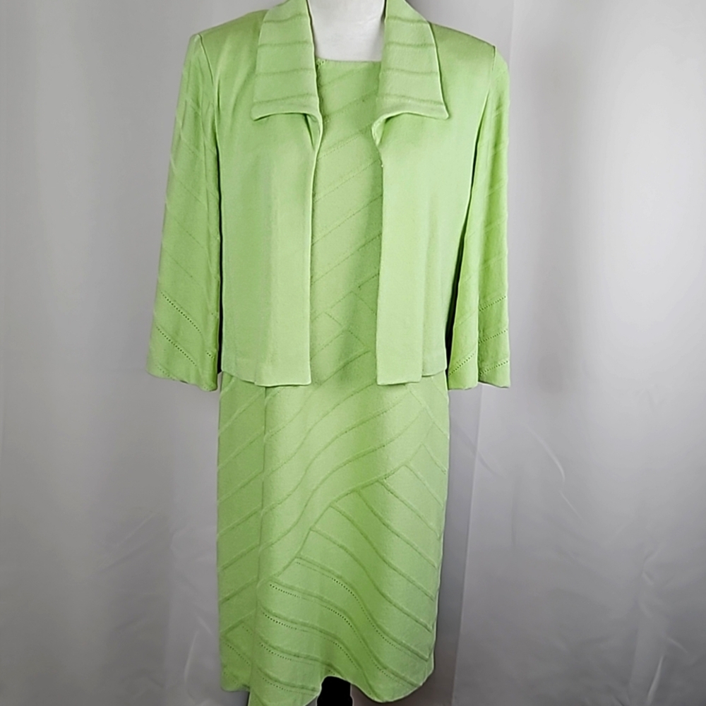 ST. JOHN COLLECTION  2pc dress suit, size 10, lime colour
